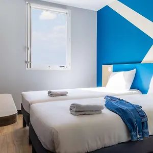 Ibis Budget Paris Ouest France